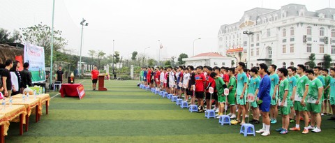 Trưởng thành hơn từ sân chơi bóng đá học đường