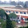 Bão số 9: Các bệnh viện ở Quảng Ngãi thiệt hại nặng, xe bọc thép đưa người đi cấp cứu
