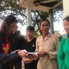 Dàn Hoa hậu trao gần 1 tỷ đồng tiền ủng hộ người dân trong tâm lũ miền Trung
