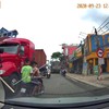 Xử lý nhóm thanh niên cầm dao phóng lợn đi đánh nhau