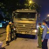 Chặn giữ 5 xe 'khủng long' chở đất đá