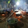 Người dân Hà Nội trắng đêm nấu bánh chưng gửi đồng bào miền Trung