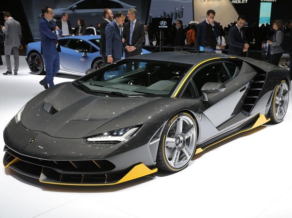 Lamborghini Centenario chính thức xuất hiện với giá bán 1,9 triệu USD | Báo  điện tử An ninh Thủ đô