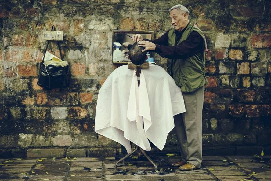 Tường Barber giới thiệu các kỹ thuật cắt tóc trong show Tự hào Việt Nam