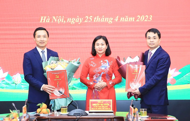 Hà Nội: Ông Lê Minh Đức Làm Bí Thư Huyện Ủy Thạch Thất | Báo Điện Tử An  Ninh Thủ Đô