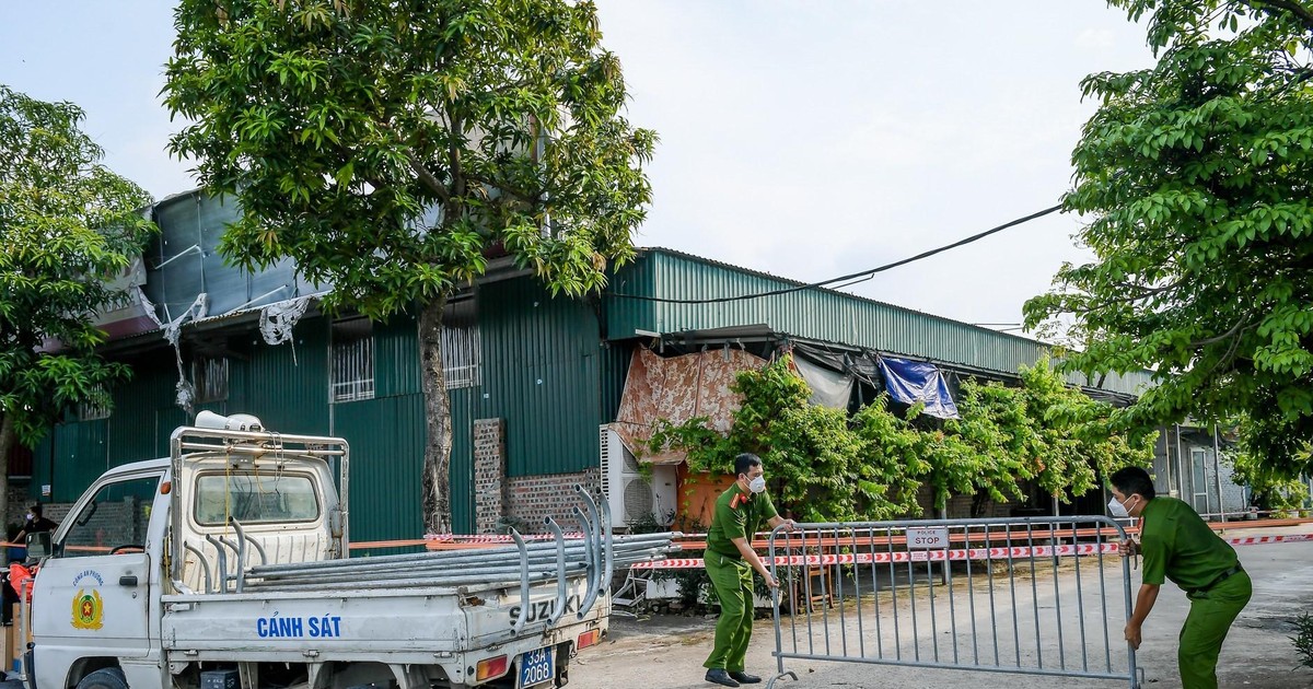 Từ ngày 10-12: Dựng hàng rào tôn xung quanh khu Công viên thể thao cây xanh quận Hà Đông