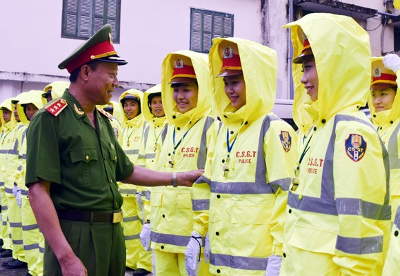 Thống Nhất Mẫu Áo Mưa Mới Cho Csgt Hà Nội | Báo Điện Tử An Ninh Thủ Đô