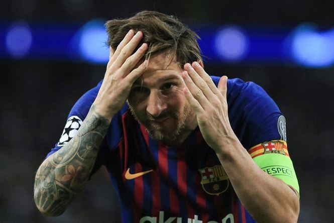 Hãy đến xem Messi ăn mừng với niềm vui của những trận đấu đầy kịch tính. Anh ta luôn là người dẫn đầu trong những khoảnh khắc hứng khởi này.