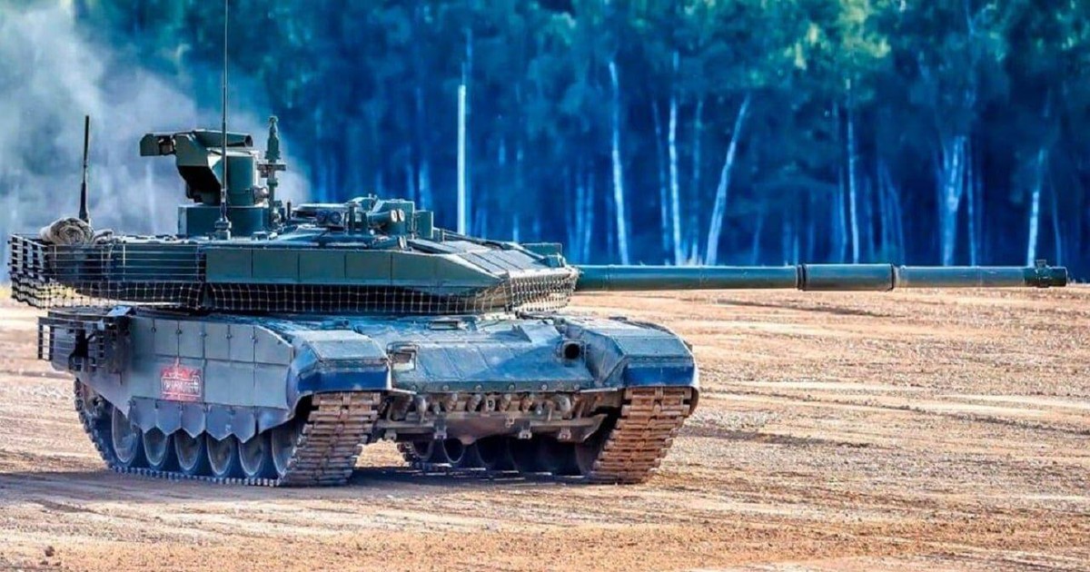 Xe tăng T-90M: Hãy chiêm ngưỡng sự uyển chuyển của xe tăng T-90M - một vũ khí tối tân với nhiều tính năng vượt trội, được Kremli phát triển để thể hiện sức mạnh quân sự của Nga.