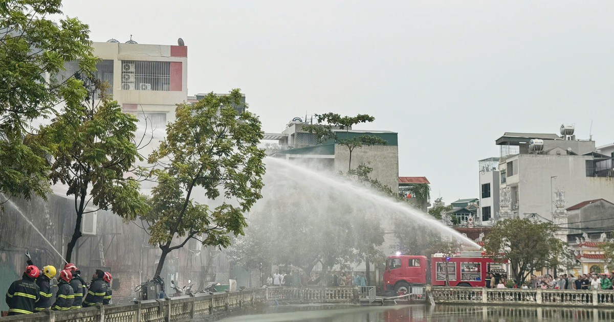 Hiệp đồng, dồn lực chữa cháy cơ sở in bao bì | Báo điện tử An ninh Thủ đô