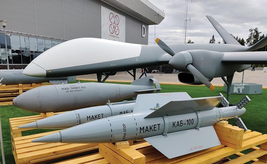 Nga sẵn sàng tung UAV Inokhodets-RU tham chiến cùng tiêm kích Su-30 và ...