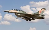 [ẢNH] Chiến đấu cơ F-16 bay trên bầu trời Venezuela trong ngày quốc khánh