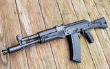 [ẢNH] Nga bất ngờ trang bị siêu súng AK-105 cho lính tinh nhuệ Syria