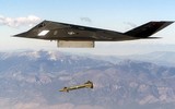 [ẢNH] F-117A Nighthawk phải hạ cánh khẩn cấp khi âm thầm xâm nhập Syria, nghi bị trúng đạn?