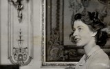 [ẢNH] Những bức ảnh thời trẻ hiếm có của Nữ hoàng Anh Elizabeth II