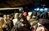 [Ảnh] Paris triệt xóa trại di cư trái phép nơi nhiều người đang tìm đường sang Anh