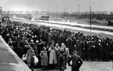 Nghẹn lòng những hình ảnh về Auschwitz - trại diệt chủng khét tiếng nhất được giải phóng 75 năm trước