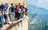 Con đường leo núi huyền thoại, nguy hiểm nhất thế giới 