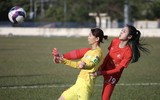 'Chiến binh' Thuỳ Trang vừa rời sân futsal đã 'quẩy' tưng bừng sân 11