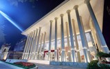Cận cảnh kiến trúc Tân Cổ điển của nhà hát Hồ Gươm 