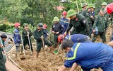 Lực lượng Công an Sơn La sát cánh, hỗ trợ nhân dân vượt qua bão lũ