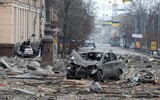 Thành phố lớn đầu tiên của Ukraine thất thủ