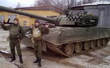 'Độc bản' xe tăng T-80UM2 của Nga bị bắn cháy tại Ukraine?