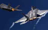 'Chim ăn thịt' F-22 Mỹ sập càng, mài thân xuống đường băng