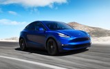 Rơi từ độ cao 80 m, gia đình 4 người trong xe Tesla Model Y vẫn sống sót thần kỳ