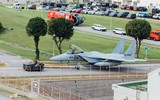 Lo ngại sóng thần, tiêm kích F-15J Nhật Bản đồng loạt 'tràn' lên mặt đường