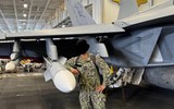 Tiêm kích F/A-18F Mỹ lần đầu mang lượng lớn tên lửa đối không tầm xa AIM-174B mới