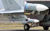 Tiêm kích F/A-18F Mỹ lần đầu mang lượng lớn tên lửa đối không tầm xa AIM-174B mới