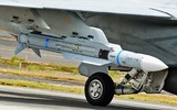 Tiêm kích F/A-18F Mỹ lần đầu mang lượng lớn tên lửa đối không tầm xa AIM-174B mới