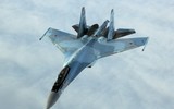 Cận hình ảnh nghi ngờ là tiêm kích Su-35 Nga bị tên lửa S-300 Ukraine bắn hạ