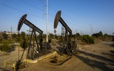 Mỹ bị cáo buộc đang cố gắng dàn xếp cuộc khủng hoảng dầu mỏ toàn cầu