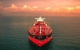 Nhiều tàu chở dầu phương Tây đầy tải đang 'trôi dạt' trên đại dương