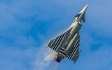 Tiêm kích J-10CE 'thách thức' Eurofighter Typhoon trong không chiến đối kháng