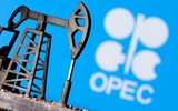 Doanh thu từ dầu khí của Nga bất ngờ suy giảm mạnh