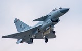 Tiêm kích J-10CE đánh bại bản nâng cấp của F-16