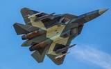 Tiêm kích Su-57 gây kinh ngạc với khoang vũ khí bên hông chứa tên lửa R-74M