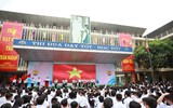 2.500 thầy cô giáo, học sinh trường Tiểu học Dịch Vọng B nghe tuyên truyền giao thông