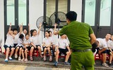 Học sinh quận Ba Đình trải nghiệm thực hành kỹ năng phòng cháy, chữa cháy