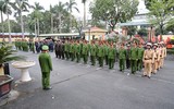 Hình ảnh đẹp lực lượng Công an quận Hoàng Mai xuất quân trấn áp tội phạm