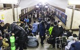 Hình ảnh người dân Kiev với cuộc sống trú ẩn ở các ga tàu điện ngầm
