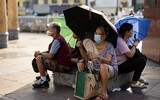 Người dân châu Á gồng mình chống chọi nắng nóng bất thường
