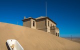 Kolmanskop - từ làng giàu nhất thế giới thành thị trấn ‘ma’ bị chôn vùi trong cát 