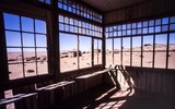 Kolmanskop - từ làng giàu nhất thế giới thành thị trấn ‘ma’ bị chôn vùi trong cát 