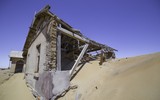 Kolmanskop - từ làng giàu nhất thế giới thành thị trấn ‘ma’ bị chôn vùi trong cát 