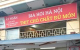 [Ảnh] Công an cơ sở tuyên truyền nhắc nhở đóng cửa quán bia 