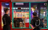 CSGT Hà Nội dán áp phích chi tiết mức phạt vi phạm nồng độ cồn tại nhà hàng, quán bia